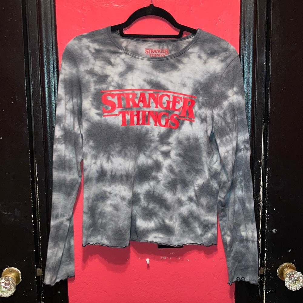 STRANGER THINGS long sleeve crop top